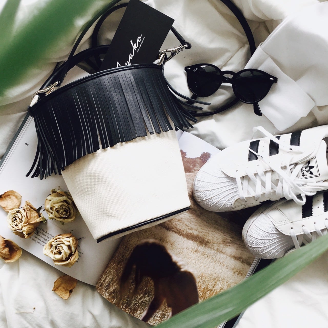 Fringe Bucket Bag black /camel